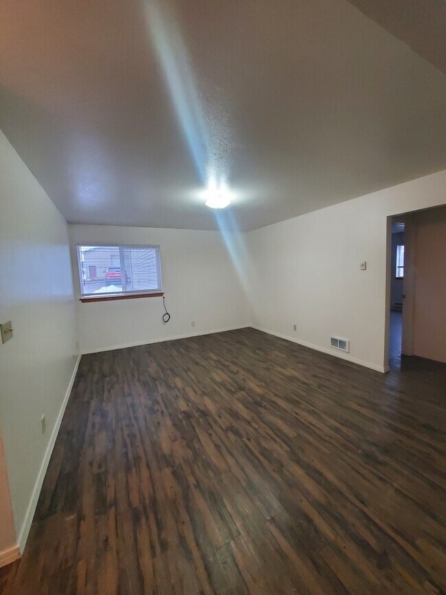 Building Photo - 2136 Meppen Dr
