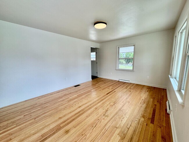 Building Photo - 2401 Bare St