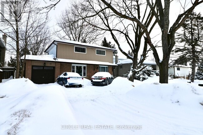 Building Photo - 14 College Crescent