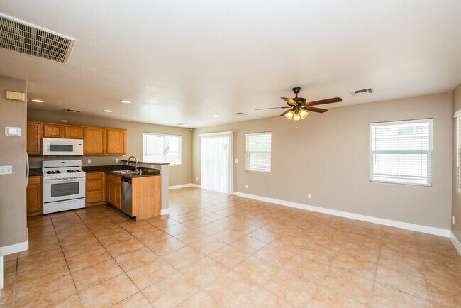 Building Photo - 8225 W Wildwood Glen Dr