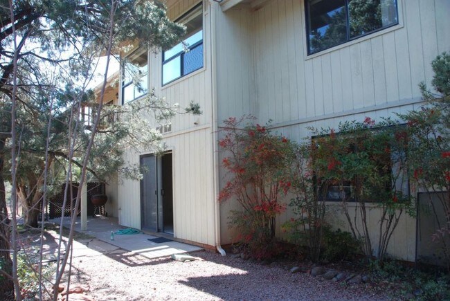 Building Photo - 290 Pony Soldier Rd