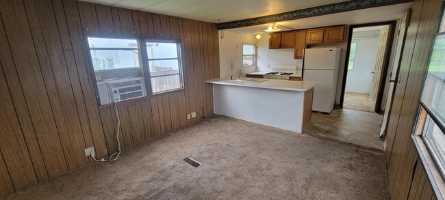 Foto del edificio - 112 E Cherry St