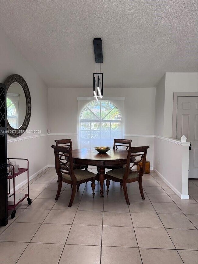 Foto del edificio - 1080 NW 100th Way