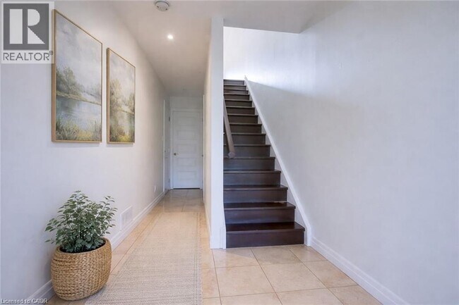 Building Photo - 43 Woolwich St