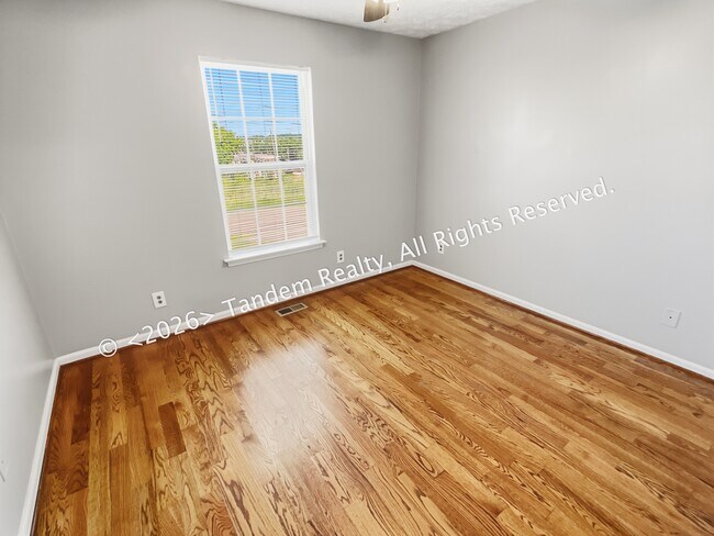 Building Photo - 1525 Luton St