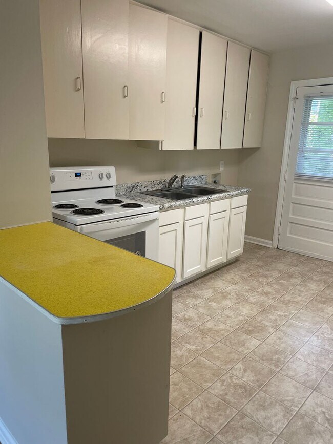 Foto del edificio - Adorable Duplex Located Off Spring Garden ...