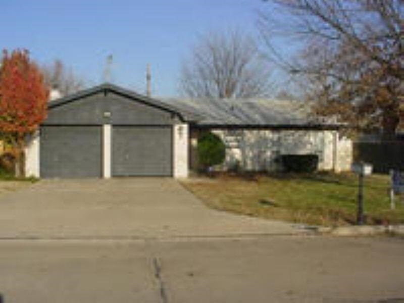 Primary Photo - 4536 SE Ellsworth Ave