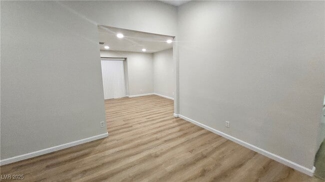 Building Photo - 3365 Othello Dr