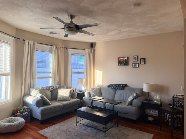 Photo - 211 W 8th St Apartment