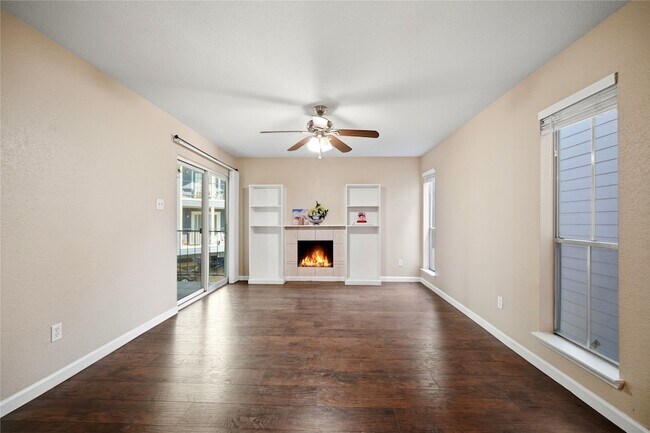Foto del edificio - 18511 Egret Bay Blvd