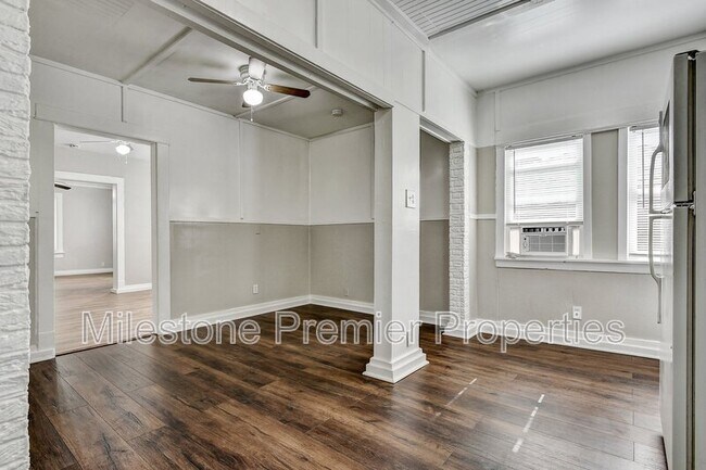 Foto del edificio - 326 W Sears St