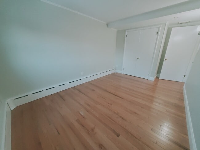 Building Photo - 21 Lyon Ave