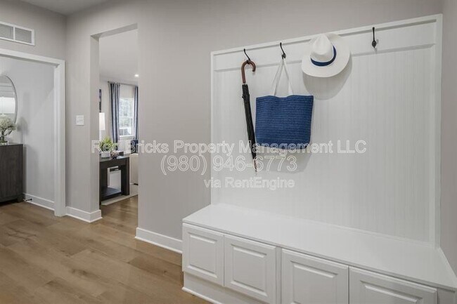 Foto del edificio - 1824 Giana Ln