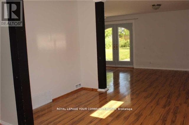 Photo du bâtiment - 303 Kenwood Ave