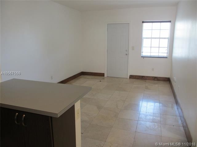 Foto del edificio - 541 NE 62nd St