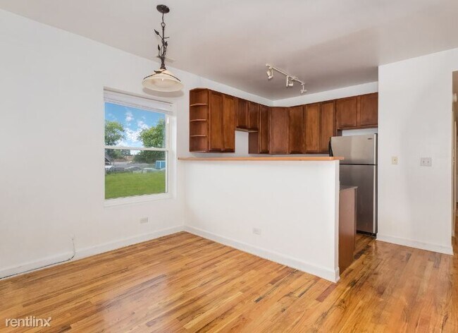 Building Photo - 2 br, 2 bath Condo - 3806 W Washington St ...