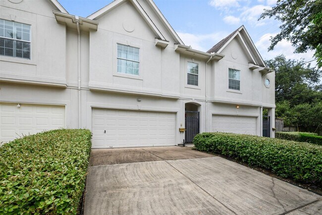 Foto del edificio - 6714 Montclair Dr