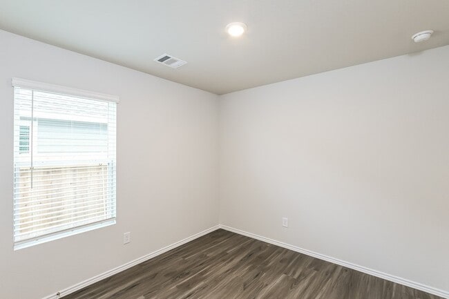 Building Photo - 3001 Paintbrush Dr