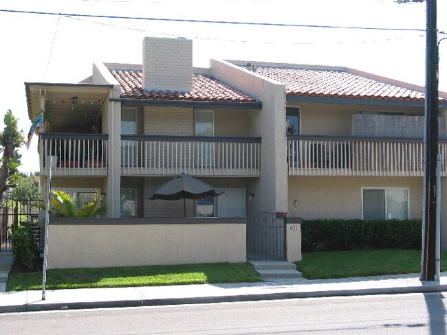 Foto del edificio - 16852 Sims Ln
