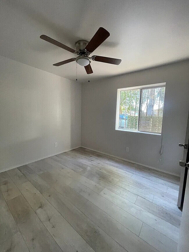 Foto del edificio - 118 E 84th Pl