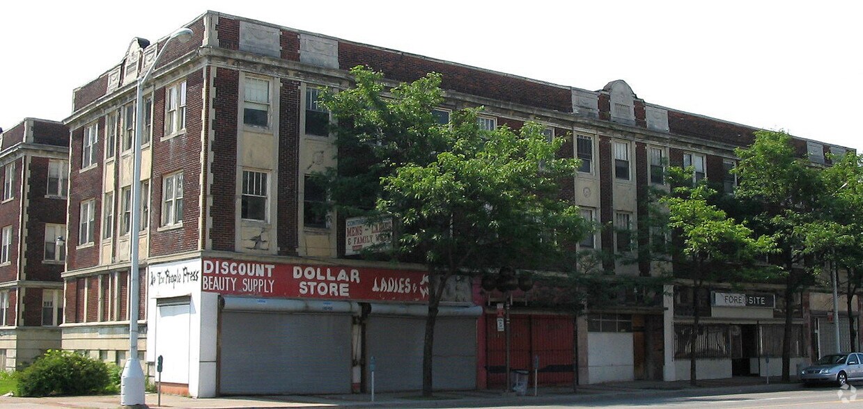 Building Photo - 14230 E Jefferson Ave