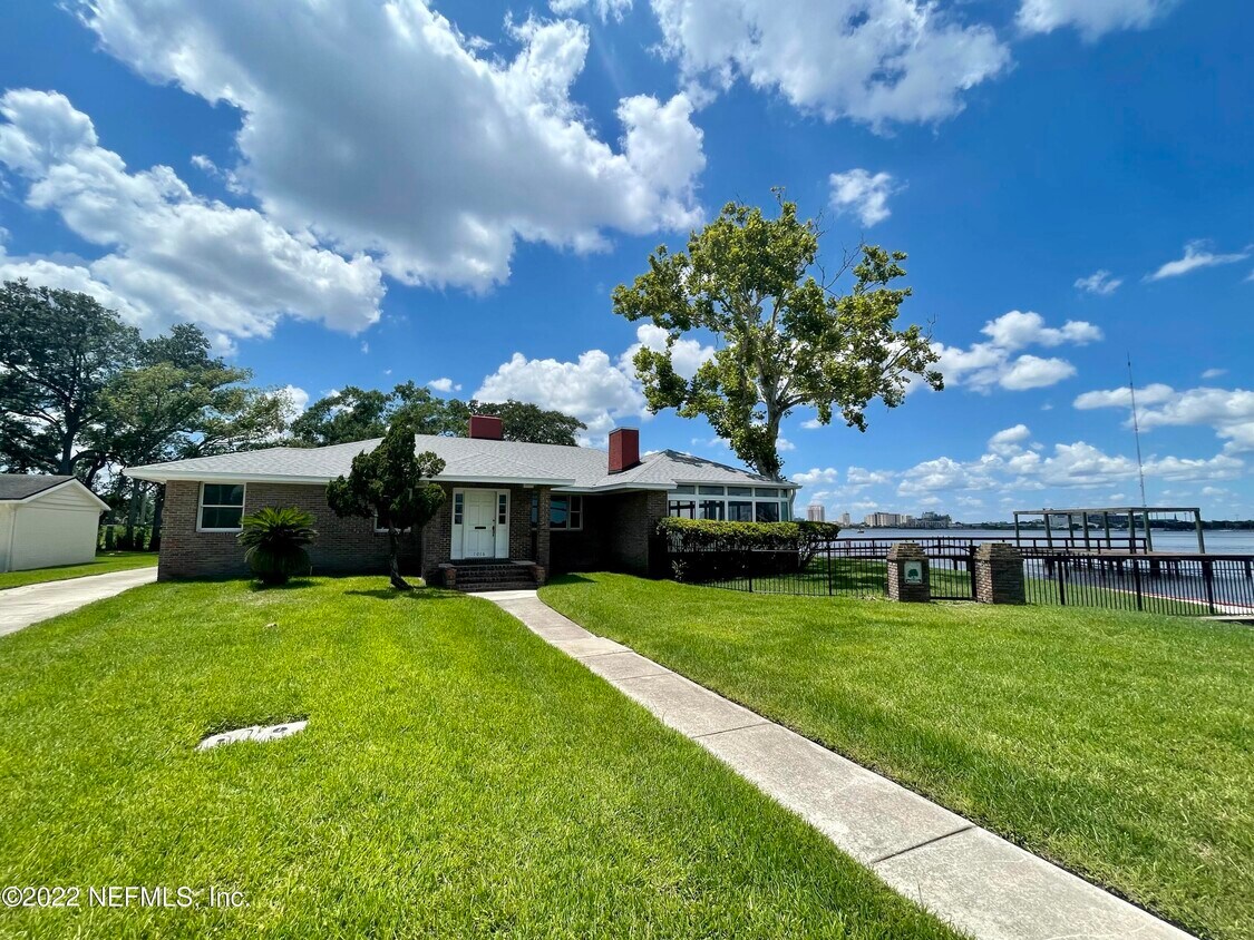 Foto principal - 1016 Holmesdale Rd