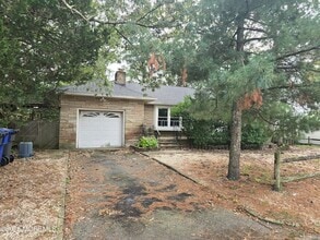 Building Photo - 297 Cambourne Dr