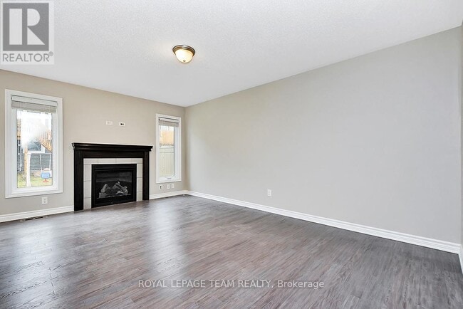 Photo du bâtiment - 1914 Maple Grove Rd