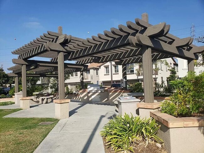 Building Photo - 2103 Cantata Dr