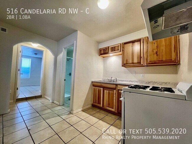 Foto del edificio - 516 Candelaria Rd NW
