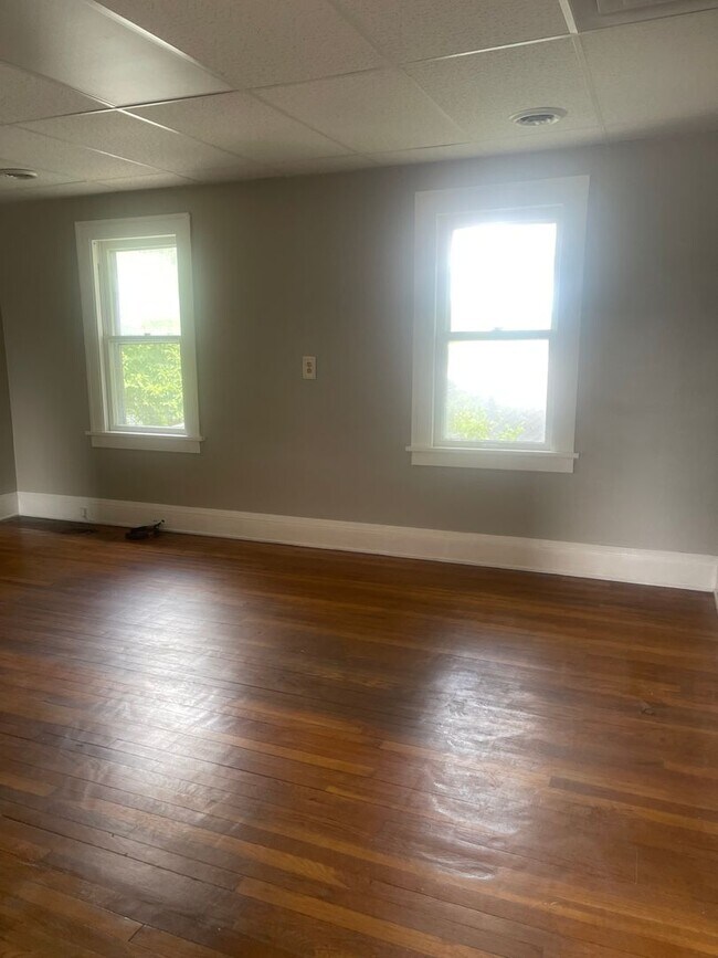 Foto del edificio - Bennington Ave. 13623