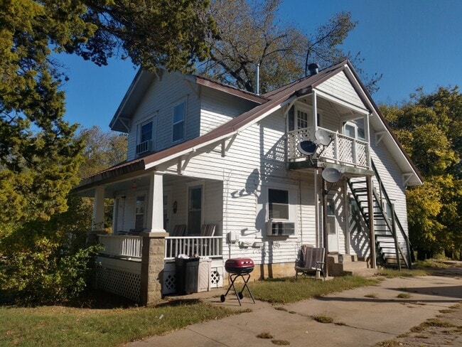 Building Photo - 824 N Pennsylvania Ave