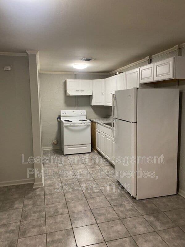 Building Photo - 318 Auburn Dr
