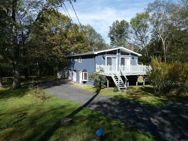 Building Photo - 12 Hillcrest Ln