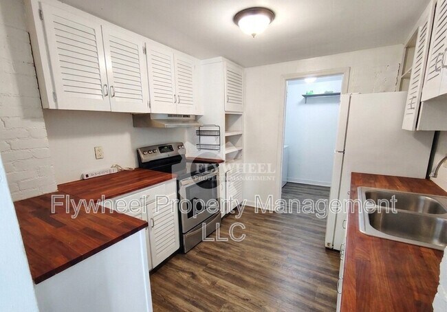 Foto del edificio - 910 S Crest Rd