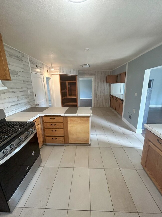Foto del edificio - 3 Bed, 1 Bath in Meridian School District.