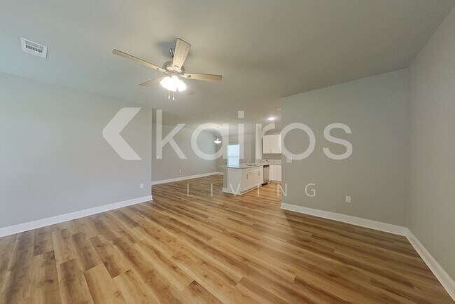 Foto del edificio - 22877 Balsam Dr