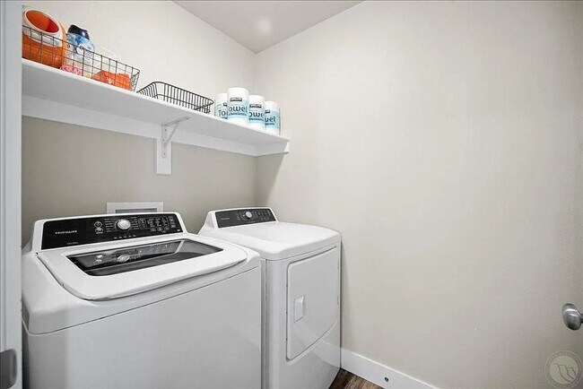Building Photo - Spacious 3BR/2.5BA Furnished Townhome | Pet-Friendly with Large Fenced Yard & Ample Parking