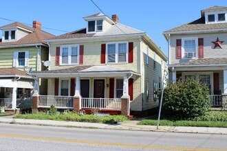 Building Photo - 607 3rd St