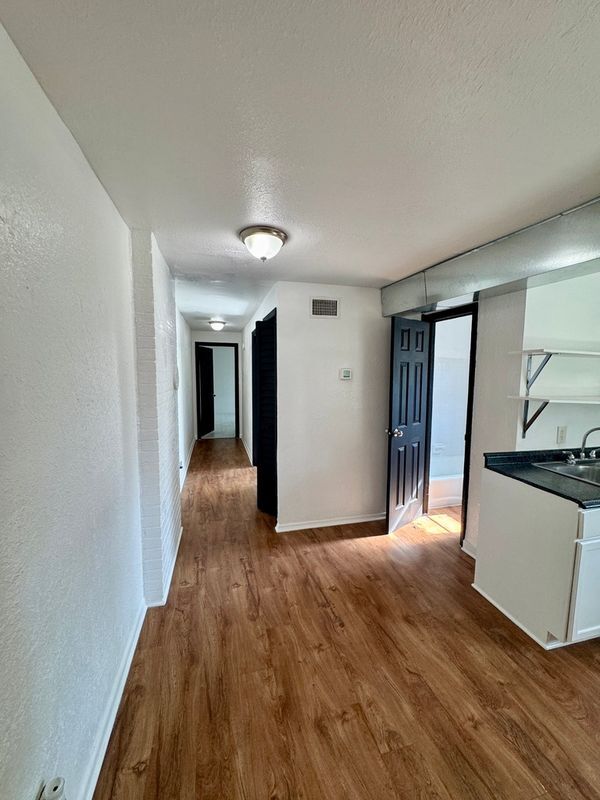 Foto del edificio - 929 W 27th St