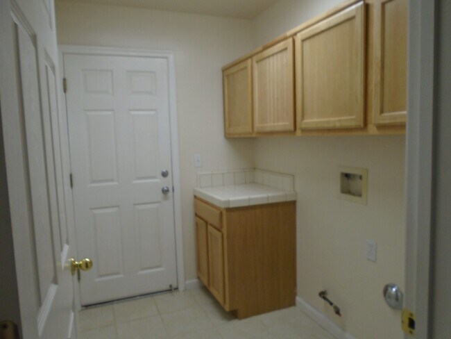 Foto del edificio - NEAR SEVEN OAKS! SPECIAL $2897.50 MOVES YO...