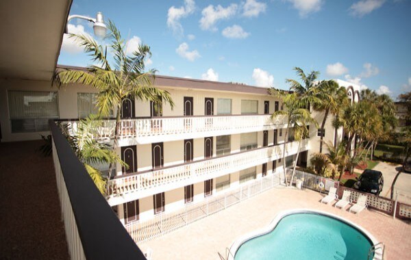 Foto principal - 3505 Monroe St