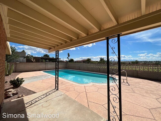 Building Photo - 4 br, 2 bath House - 2340 S Camino Seco