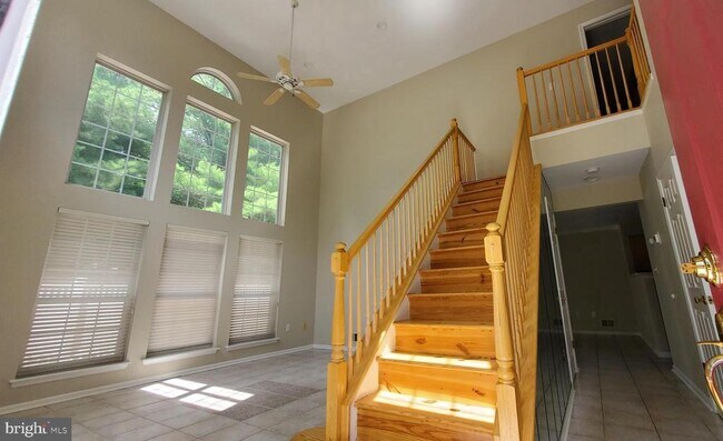 Foto del edificio - 101 Treymore Ct