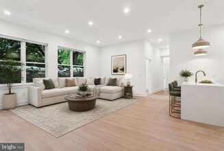 Building Photo - 30 W Allens Ln