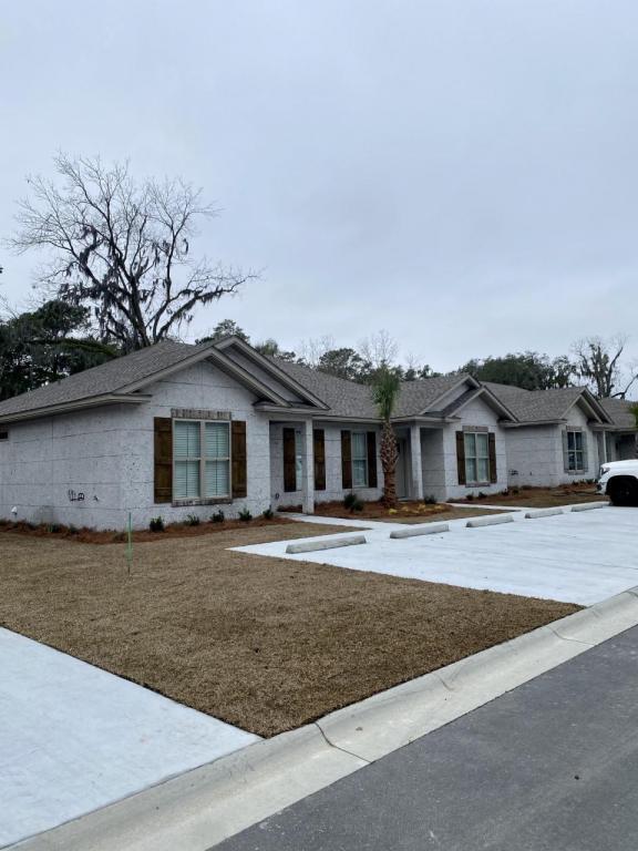 18 Settlers Cove Drive Townhouse for Rent in Brunswick, GA