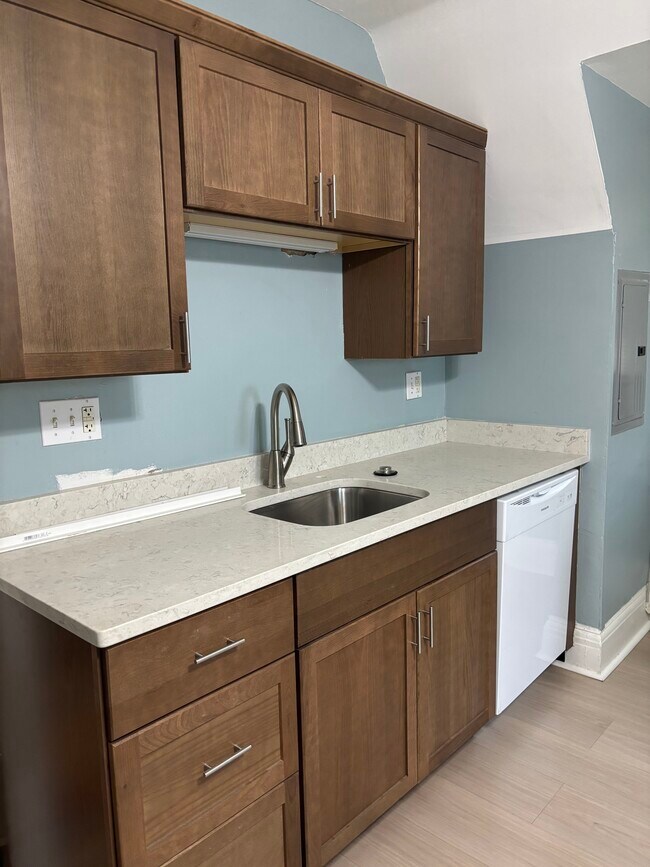 Encimera de cuarzo - 417 S Winebiddle St