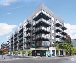 Building Photo - 812 W Adams St