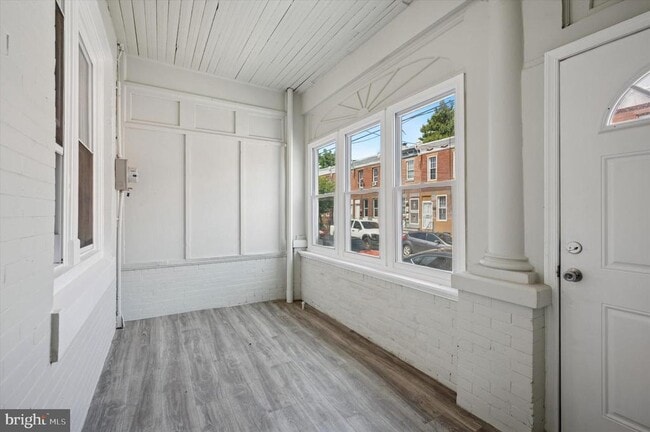 Building Photo - 2865 Jasper St