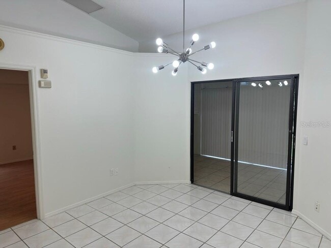 Building Photo - 2029 Lake View Blvd
